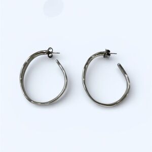 ‼️CCO FINAL PRICE‼️Uno de 50 LARGE organic shaped Silver Hoop Earrings